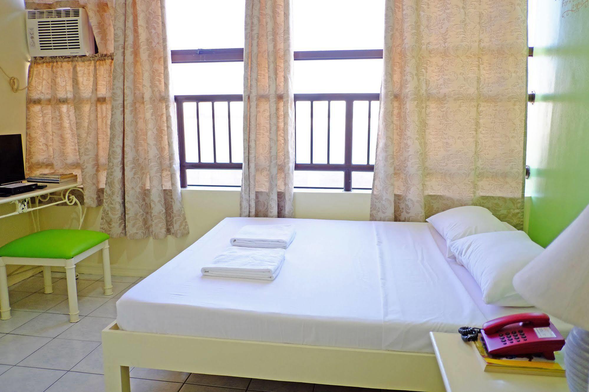 West Gorordo Hotel Cebu Екстериор снимка